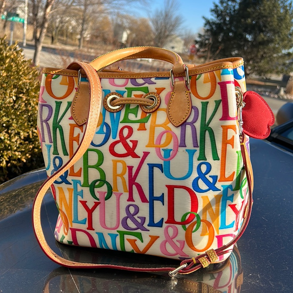 Beautiful bucket bag !